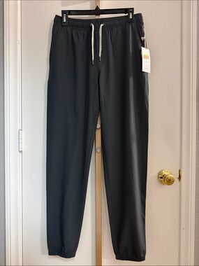 Vuori Kore Jogger Lined in Charcoal